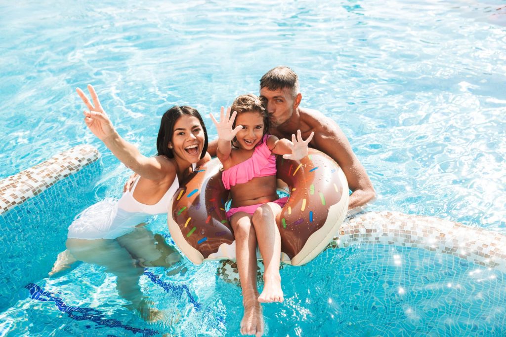 Pool con Modelli Famiglia